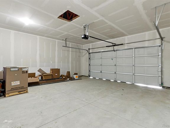 3rd image of 10206 Hunt Dr