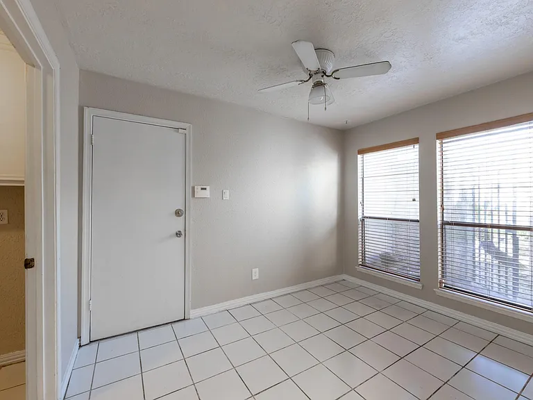 6030 Gallant Forest Dr — Photo 16