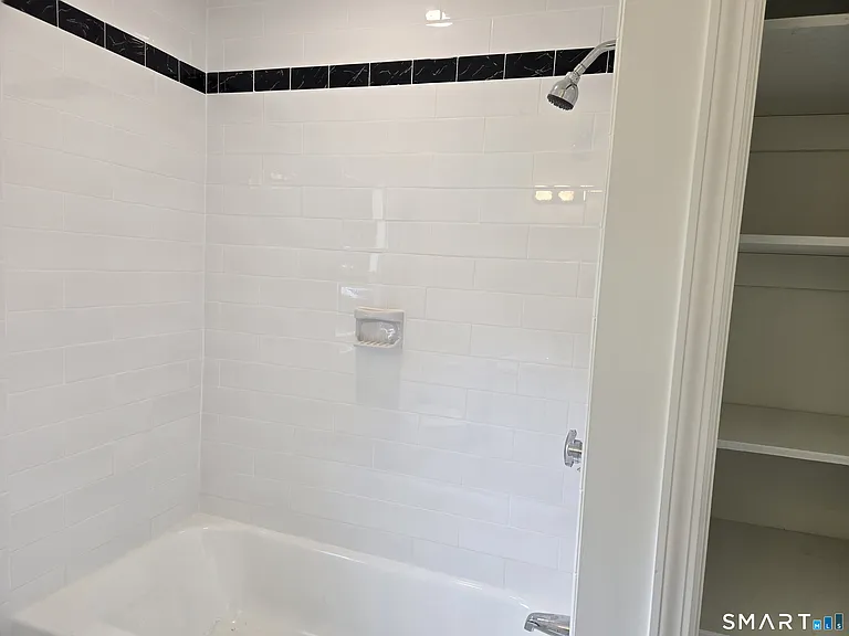 73 Crestwood Dr — Photo 7