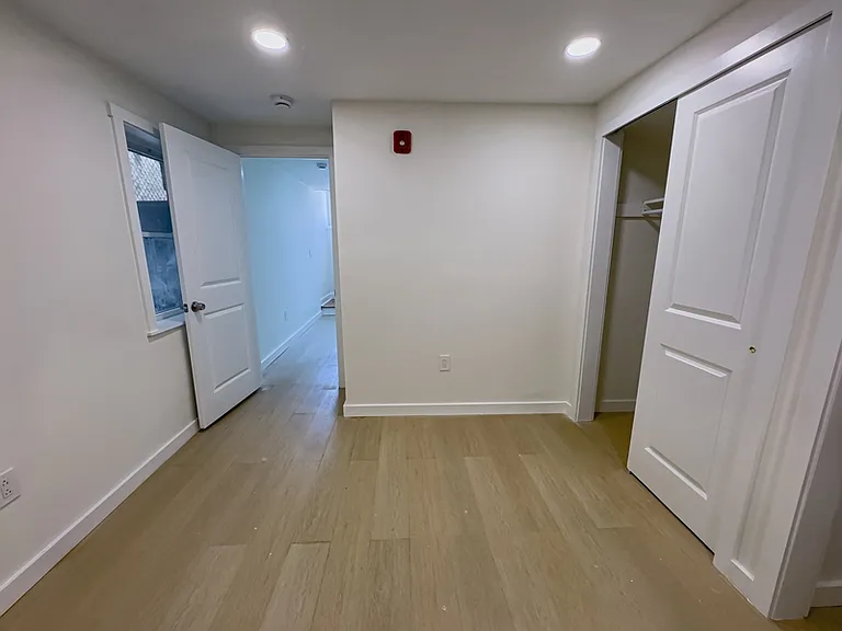 1934 Green St #1R — Photo 18