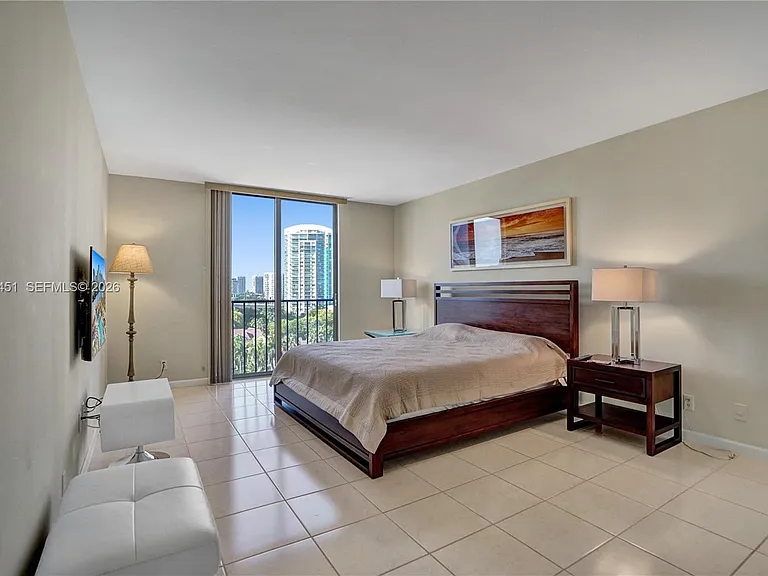 19667 Turnberry Way #9B — Photo 35