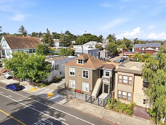 3rd image of 1313 Sacramento St