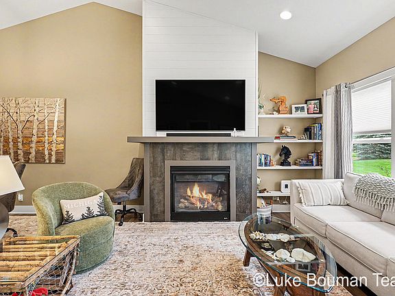 3rd image of 1420 Eagle Shore Ct