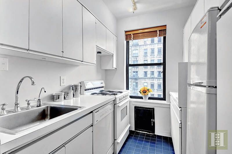 2nd image of 336 W End Ave APT 7B