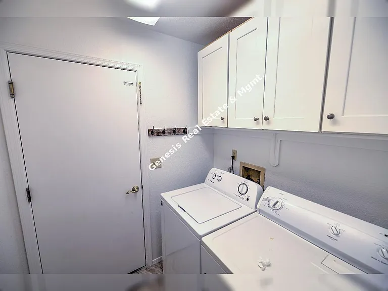 10019 N Roxbury Dr — Photo 3