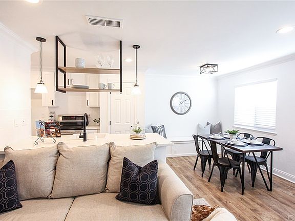 3rd image of 954 W Calle Del Sol APT 3