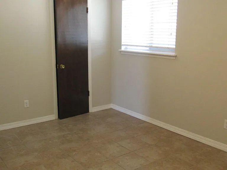 2933 Wedgewood Dr — Photo 10