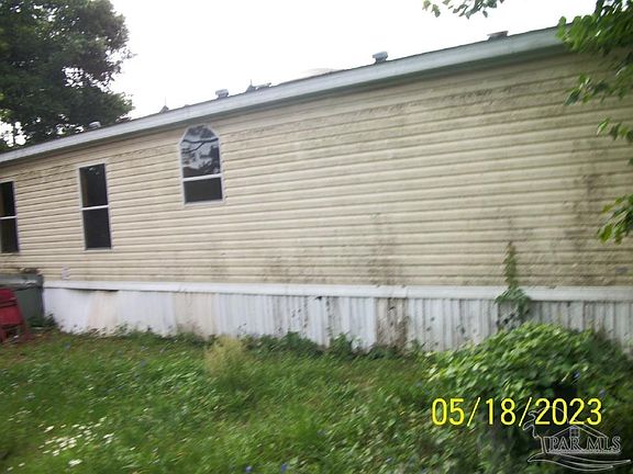 3rd image of 1900 W Lloyd St