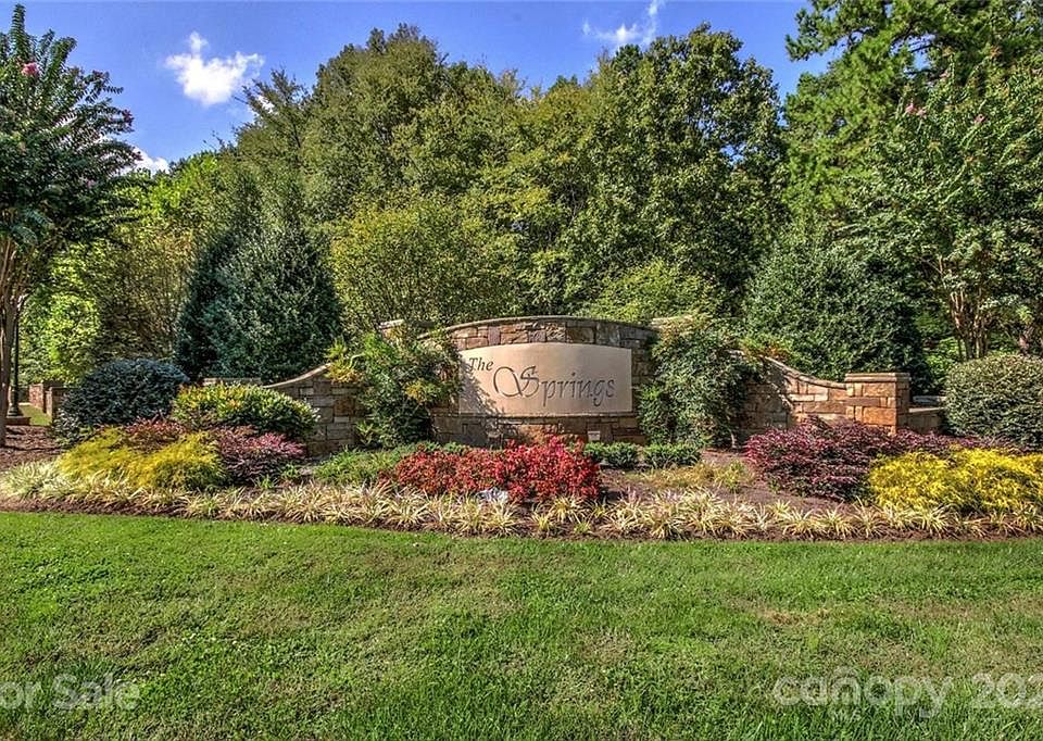 1st image of 215 Cascading Creek Trl