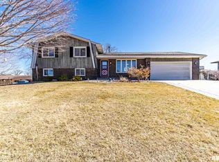 506 Terrace Ln, Washburn, IL 61570