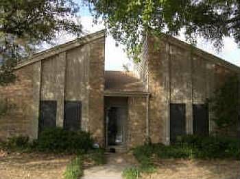 1st image of 1319 Lark Ln