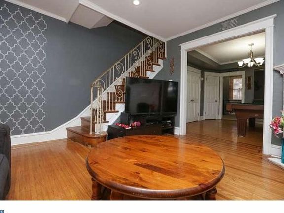 5th image of 674 Jamestown Ave