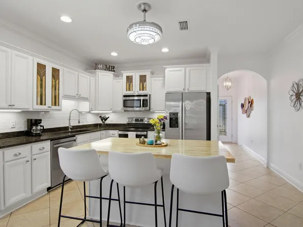 11 Hemingway Ln, Freeport, FL 32439
