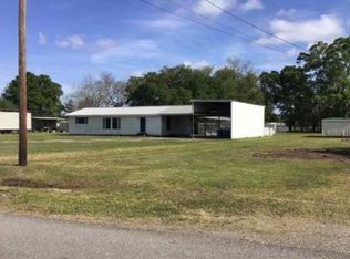 1039 Sherwood Dr, Breaux Bridge, LA 70517