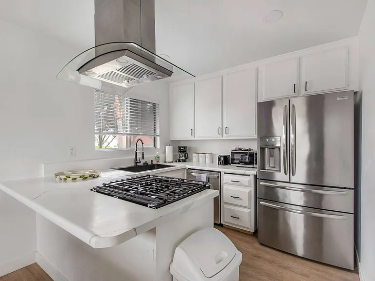 3720 S Marine St #4 — Photo 8