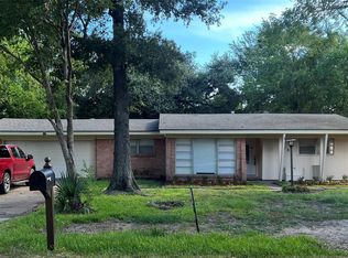 405 Azalea Dr, Baytown, TX 77520