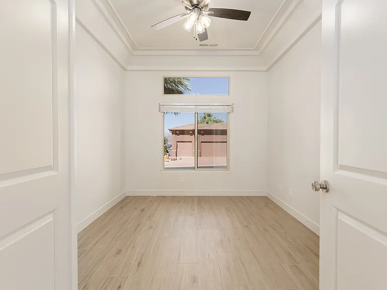 1584 N Raven Ln — Photo 11