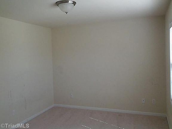 4th image of 15 Shorthorn Ct