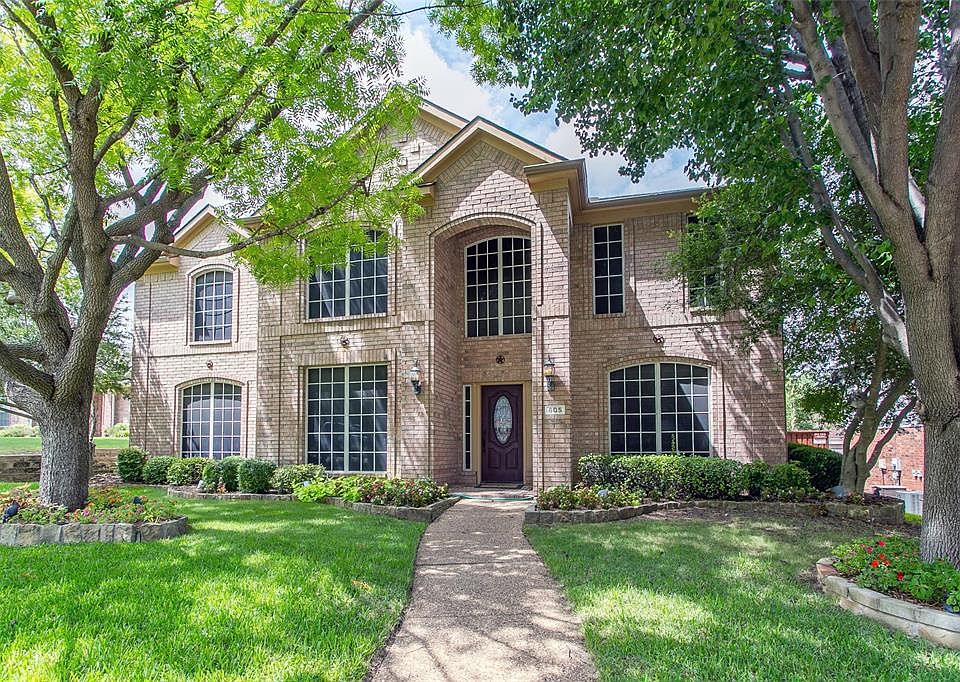 1st image of 605 Nelson Ct