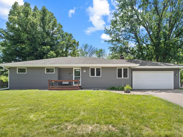 8410 207th St W, Lakeville, MN 55044