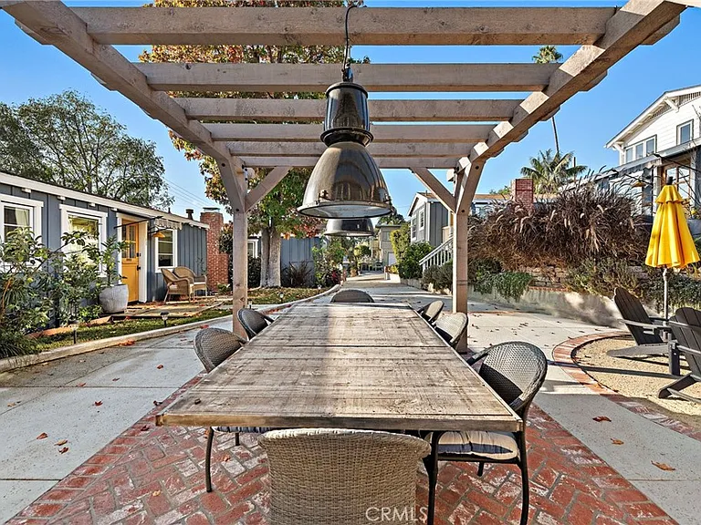 233 Cajon St — Photo 14