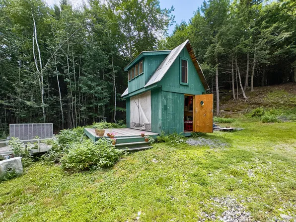 56 Camden Road, Hope, ME 04847