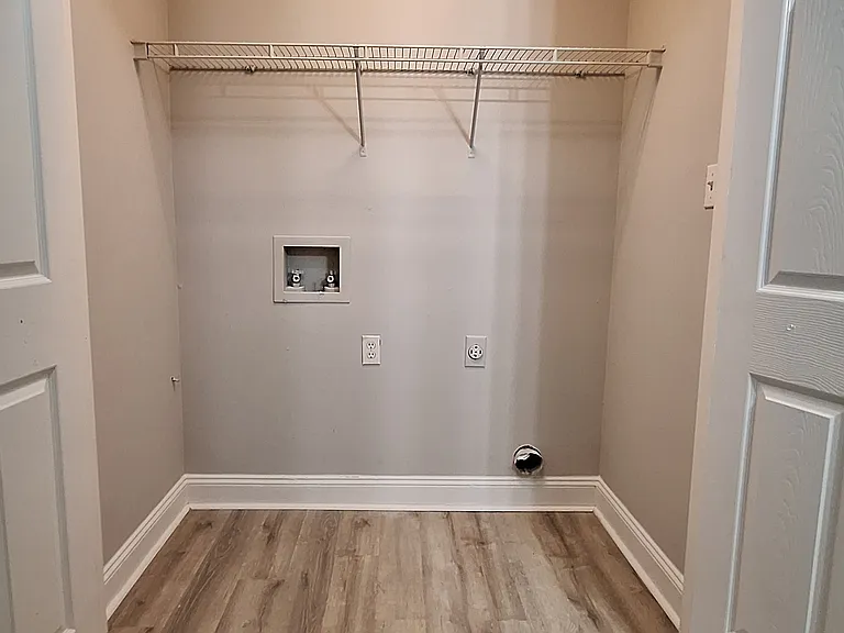 2811 Sparger Rd — Photo 34