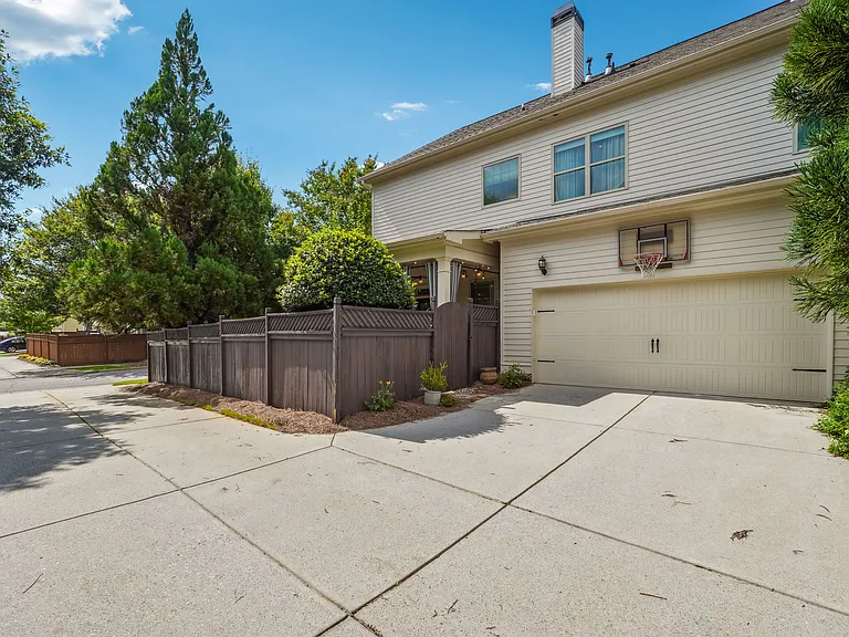 715 Saybeck Way — Photo 34