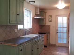 20871 Burbank Blvd, Woodland Hills, CA 91367