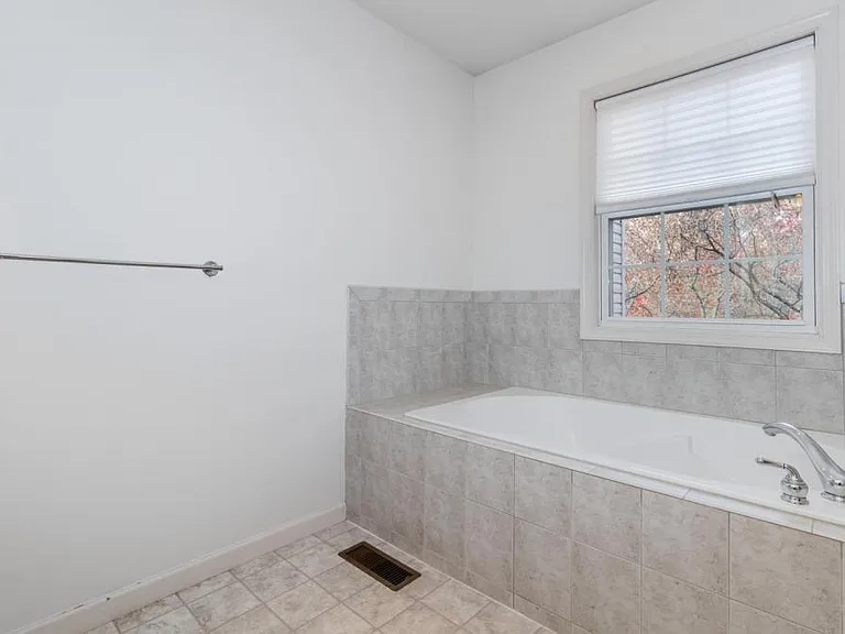 1172 Heron Ct — Photo 14
