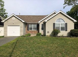 101 Crown Ct, Manahawkin, NJ 08050