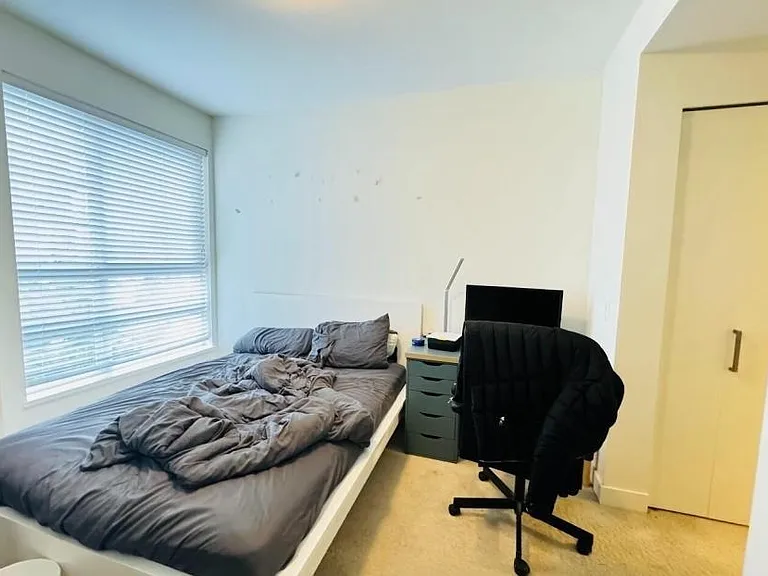 6033 Gray Ave — Photo 6