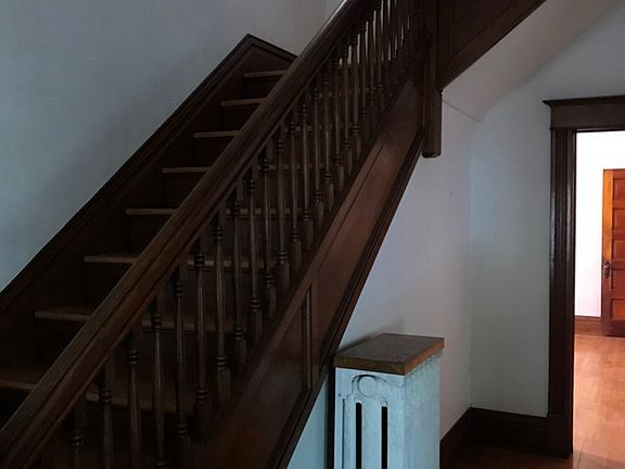 3rd image of 276 W Water St