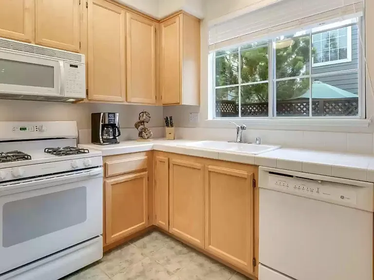 2045 Chetwood Dr — Photo 26