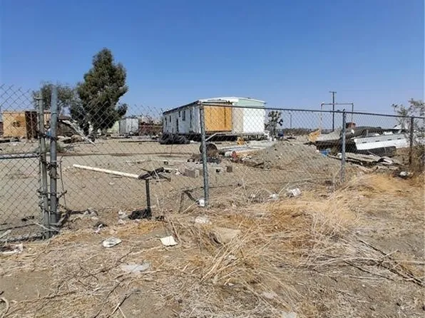 3379 Arcadia Rd, Phelan, CA 92371