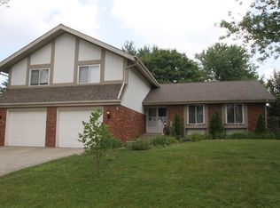20 Irongate Dr, Zionsville, IN