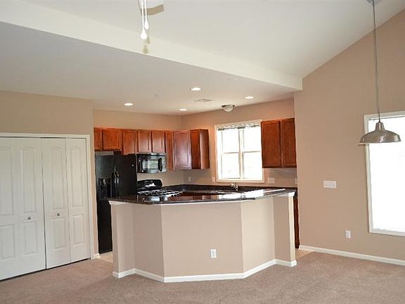5th image of 2577 W Towne St