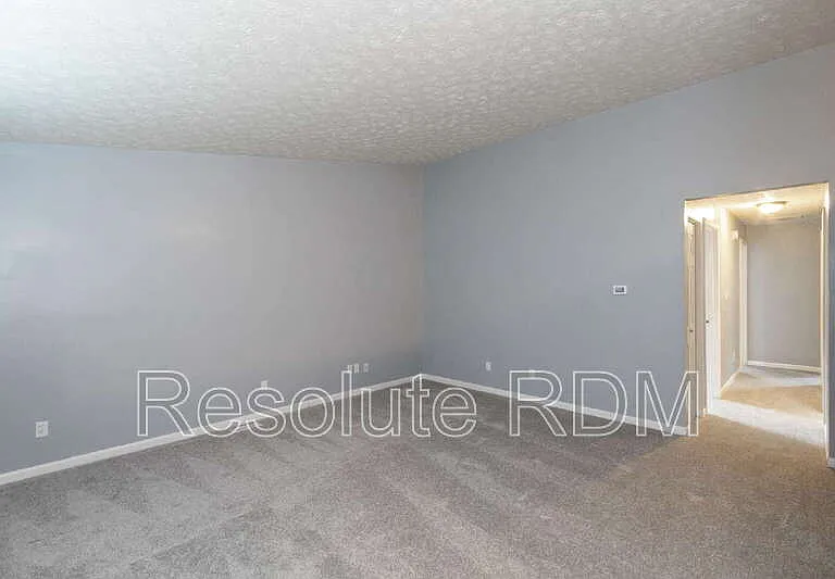 3826 Ireland Dr — Photo 7