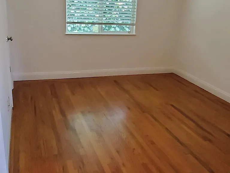 477 Chetwood St #E — Photo 14