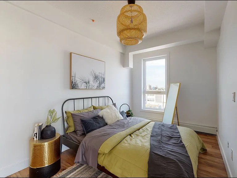 8015 102nd St NW — Photo 4