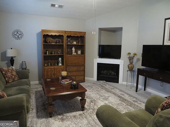 3rd image of 105 Whistle Way