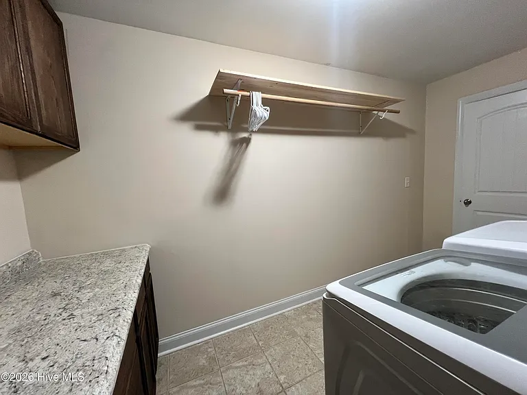 327 Clearwater Ln — Photo 36