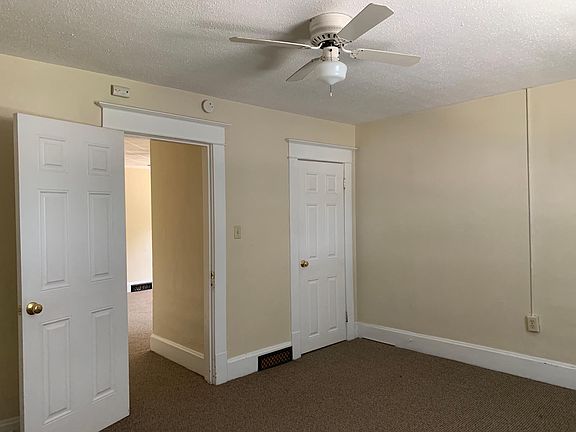 4th image of 2100 N D St