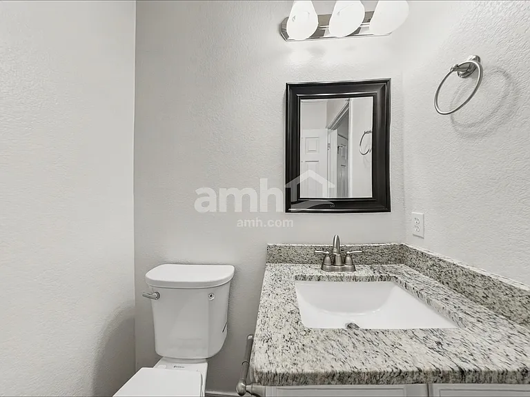 21182 N 62nd Ave — Photo 9