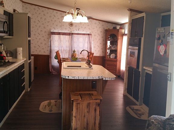 kitchen / dining room