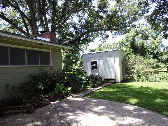4th image of 709 Berthier St