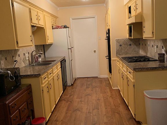 3rd image of 233 Normal Park Dr
