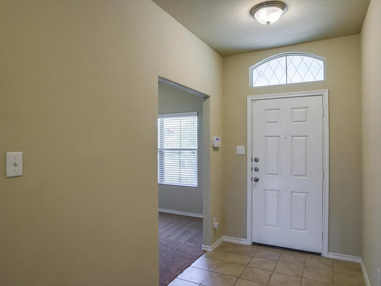 3 bed, 1765 sqft, $2,200 — Photo 4