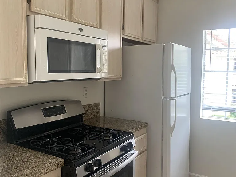 10656 Aderman Ave #30 — Photo 2