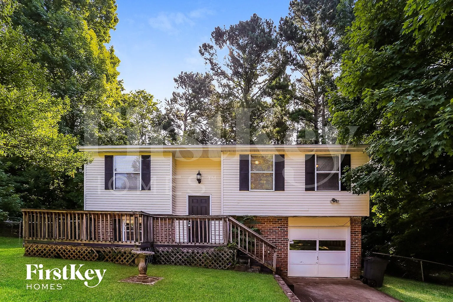 4 bed, 1.5 bath, 1380 sqft, $2,045 — Photo 1
